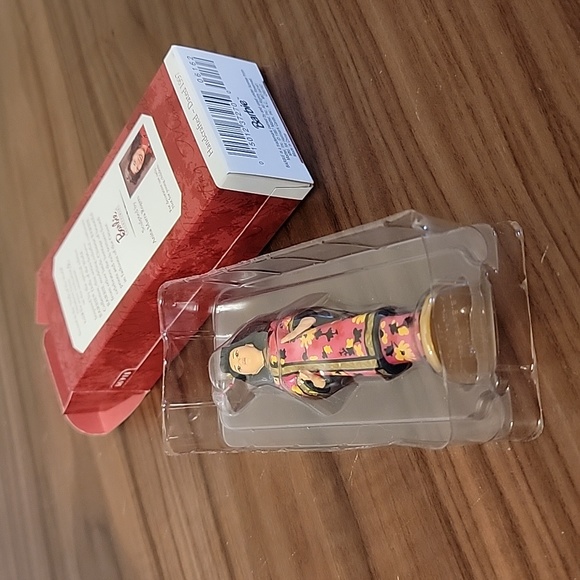 Chinese Barbie Dolls of the World 1997 - Picture 12 of 13